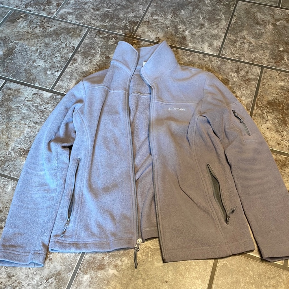 Light gray Columbia fleece.